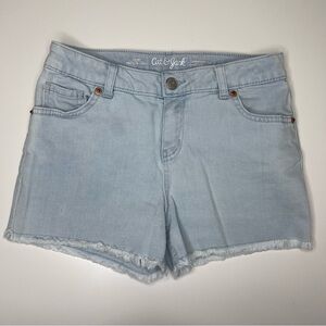 ❌SOLD❌Girls Cat & Jack Light Denim Jean Shorts Frayed Hem Size LARGE 10/12
